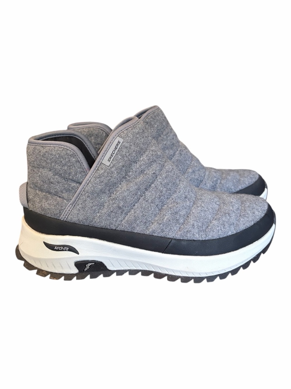 NWOT • Skechers Arch Fit Discover Glamper Boots